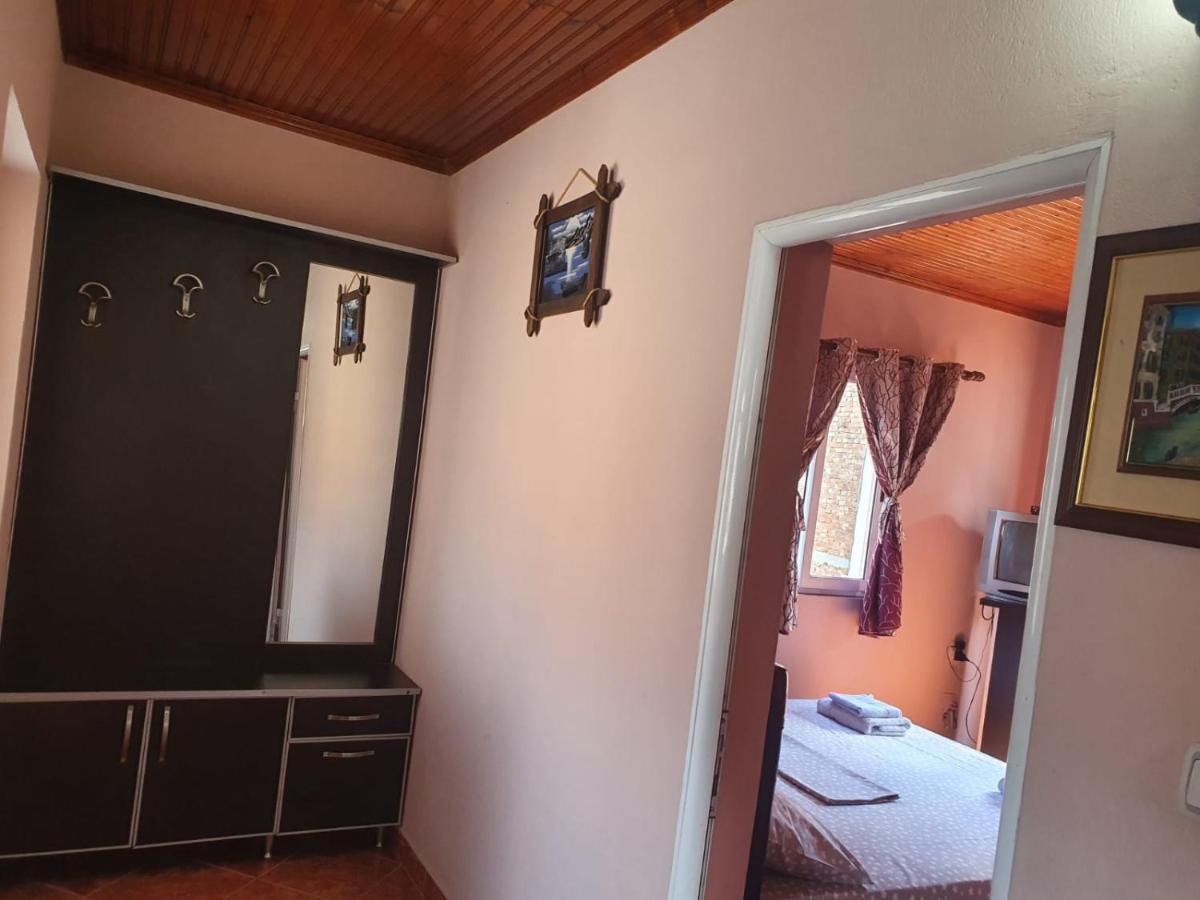 Apartment Donend Berat Dış mekan fotoğraf